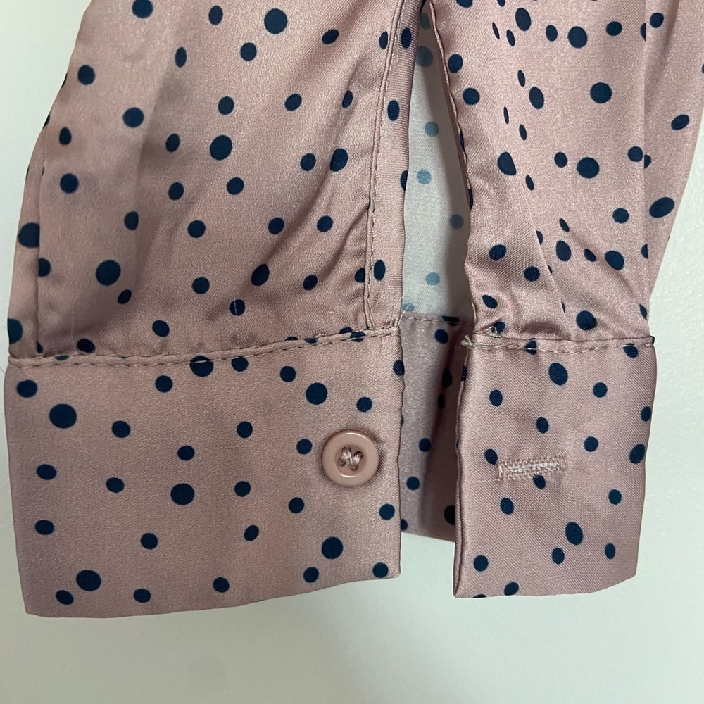 🤍🩵2 FOR $15🩵🤍 Polka dot rose gold blouse​​​ - Picture 4 of 6